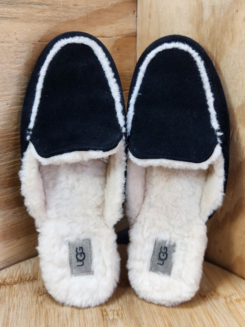 Ugg Lane Suede Slippers Womens Size 7.5 Shoes - Picture 6 of 9